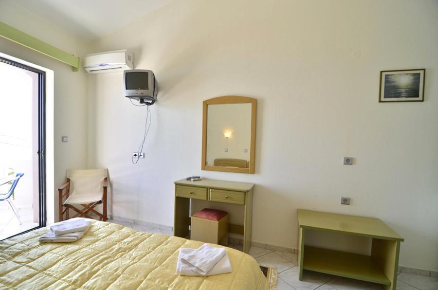 Hotel Olympiada Vrachos Bagian luar foto