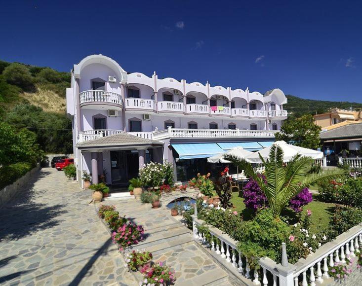 Hotel Olympiada Vrachos Bagian luar foto